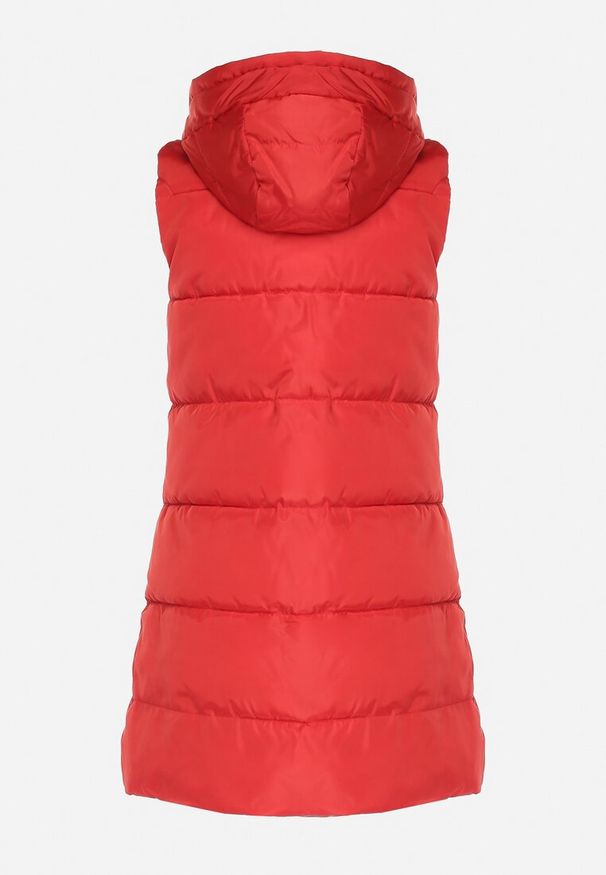 Born2be - Czerwona Pikowana Kamizelka Dwustronna z Kapturem i Sznurkami Leorani. Okazja: na co dzień, na spacer. Typ kołnierza: kaptur. Kolor: czerwony. Materiał: jeans. Styl: casual, sportowy