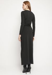 Born2be - Czarna Sukienka Kopertowa z Wiskozą Zdobiona Rozcięciem i Wiązanym Paskiem Teslea. Okazja: na co dzień. Kolor: czarny. Materiał: wiskoza. Wzór: aplikacja. Typ sukienki: kopertowe. Styl: elegancki, casual, klasyczny #7