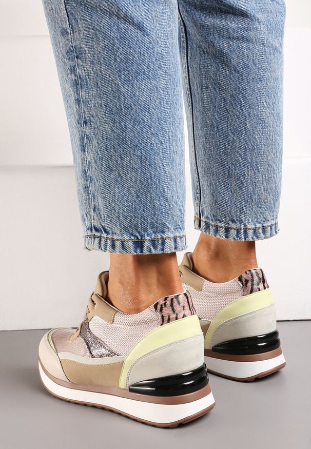 Renee - Beżowe Sneakersy na Ukrytym Niewysokim Koturnie z Brokatem Fioralan. Kolor: beżowy. Obcas: na koturnie