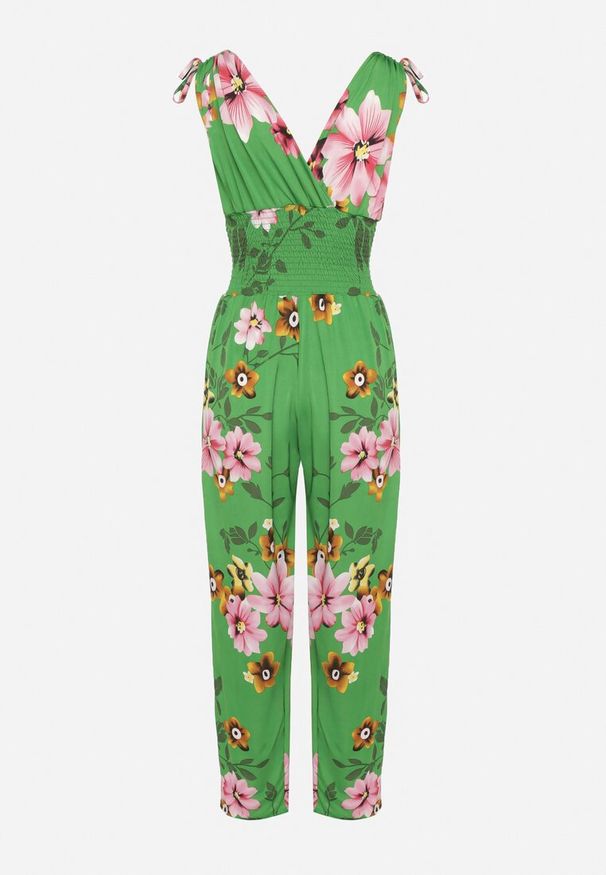 Born2be - Zielony Kombinezon w Kwiaty z Trójkątnym Dekoltem i Troczkami na Ramionach Benan. Okazja: na co dzień. Kolor: zielony. Wzór: kwiaty. Styl: elegancki, casual