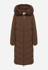 Born2be - Brązowa Długa Kurtka z Pikowanymi Przeszyciami i Kapturem z Futerkiem Galella. Okazja: na co dzień. Kolor: brązowy. Materiał: futro. Długość: długie. Styl: elegancki, casual, klasyczny #4