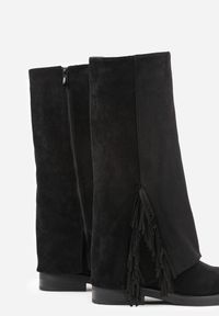 Renee - Czarne Kozaki Ozdobione Frędzlami i Wywiniętą Cholewką Reilevia. Okazja: na imprezę, na co dzień. Kolor: czarny. Materiał: jeans. Szerokość cholewki: normalna. Wzór: aplikacja. Styl: street, casual, elegancki