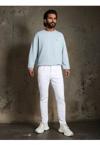 Sinsay - Jeansy slim - biały. Kolor: biały. Materiał: jeans