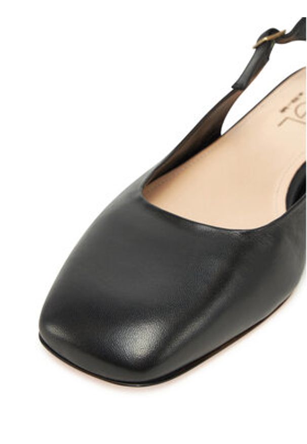 AGL Sandały Angie L Spike D557007PCSOFTY0000 Czarny. Kolor: czarny. Materiał: skóra