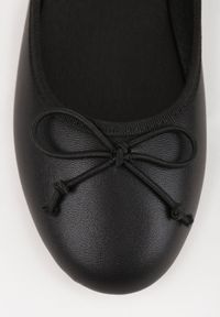 Born2be - Czarne Balerinki Enenor. Zapięcie: bez zapięcia. Kolor: czarny. Materiał: jeans, materiał. Szerokość cholewki: normalna. Wzór: kwiaty. Obcas: na obcasie. Wysokość obcasa: niski #9