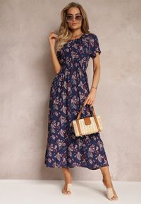 Renee - Granatowa Wiskozowa Sukienka Maxi w Kwiaty Gumką w Pasie Shyle. Kolor: niebieski. Materiał: wiskoza. Długość rękawa: krótki rękaw. Wzór: kwiaty. Sezon: wiosna, lato. Długość: maxi #3