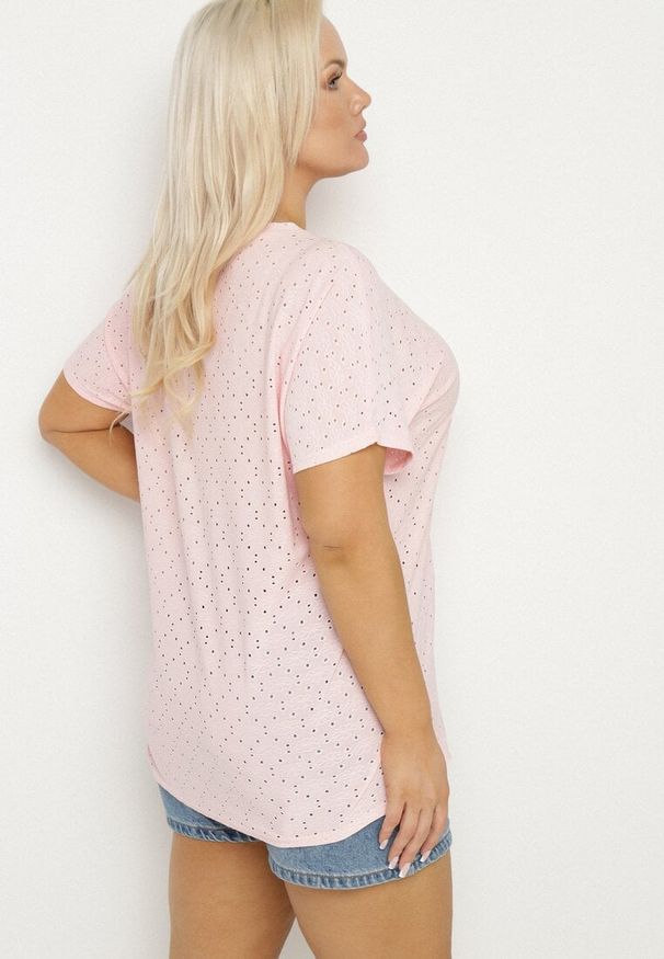 Born2be - Różowy T-shirt z Bawełną i Ażurowym Wzorem Puzira. Okazja: na co dzień. Kolor: różowy. Materiał: bawełna. Wzór: ażurowy. Styl: klasyczny, casual, elegancki