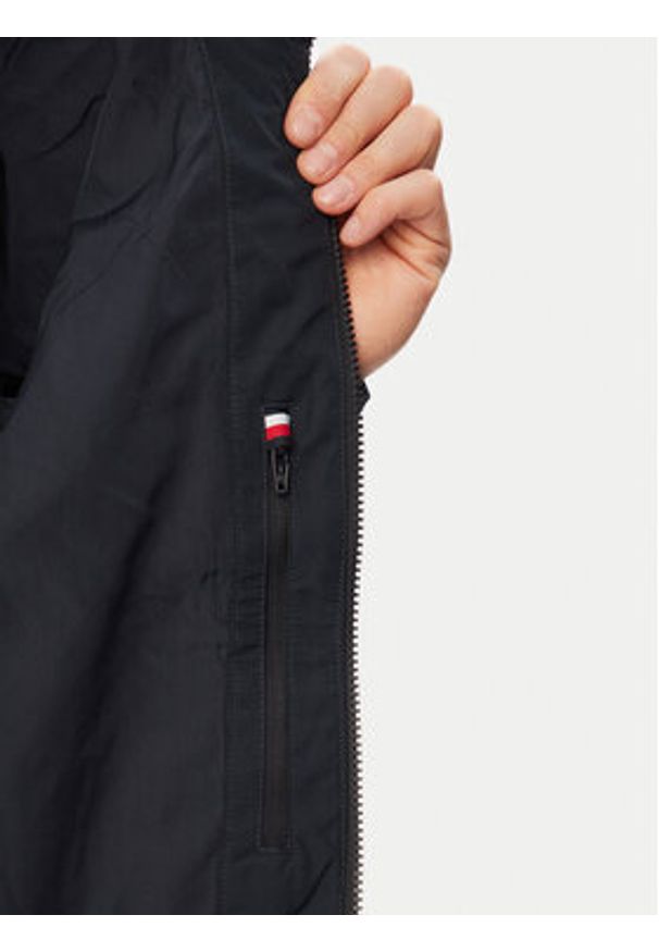 TOMMY HILFIGER - Tommy Hilfiger Kurtka przejściowa MW0MW44299 Granatowy Regular Fit. Kolor: niebieski. Materiał: syntetyk