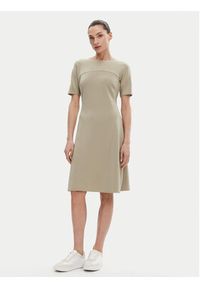 Calvin Klein Sukienka codzienna K20K208151 Beżowy Regular Fit. Okazja: na co dzień. Kolor: beżowy. Materiał: syntetyk. Typ sukienki: proste. Styl: casual #4