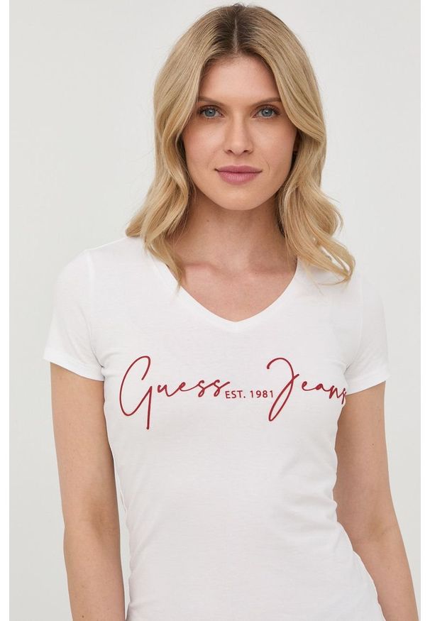 Guess t-shirt damski kolor biały. Kolor: biały. Materiał: dzianina. Wzór: aplikacja