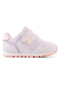 Buty niemowlęce New Balance IZ373AN2 – fioletowe. Okazja: na co dzień. Zapięcie: rzepy. Kolor: fioletowy. Materiał: guma, materiał, syntetyk. Szerokość cholewki: normalna. Wzór: kolorowy. Model: New Balance 373. Sport: turystyka piesza