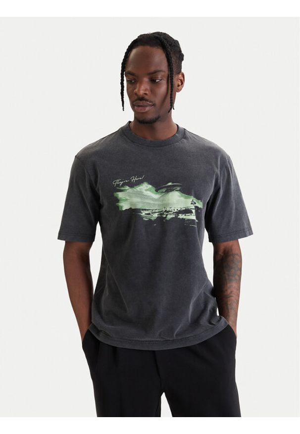 Hugo - HUGO T-Shirt Nextralio 50560090 Czarny Regular Fit. Kolor: czarny. Materiał: bawełna