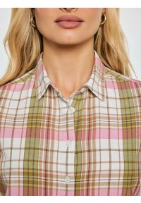 Big-Star - Koszula damska bawełniana w kratę różowo-zielona Cedi 600. Okazja: na co dzień. Kolor: różowy. Materiał: bawełna. Wzór: kolorowy. Styl: casual, elegancki, retro, klasyczny #2