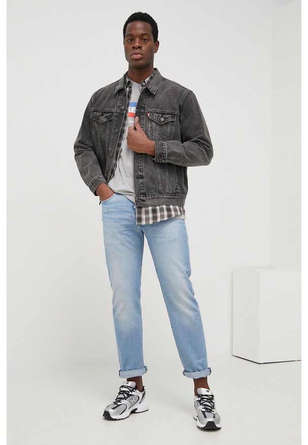 Levi's® - Levi's koszula męska kolor szary regular z kołnierzykiem klasycznym. Okazja: na spotkanie biznesowe, na co dzień. Typ kołnierza: kołnierzyk klasyczny. Kolor: szary. Materiał: tkanina. Styl: klasyczny