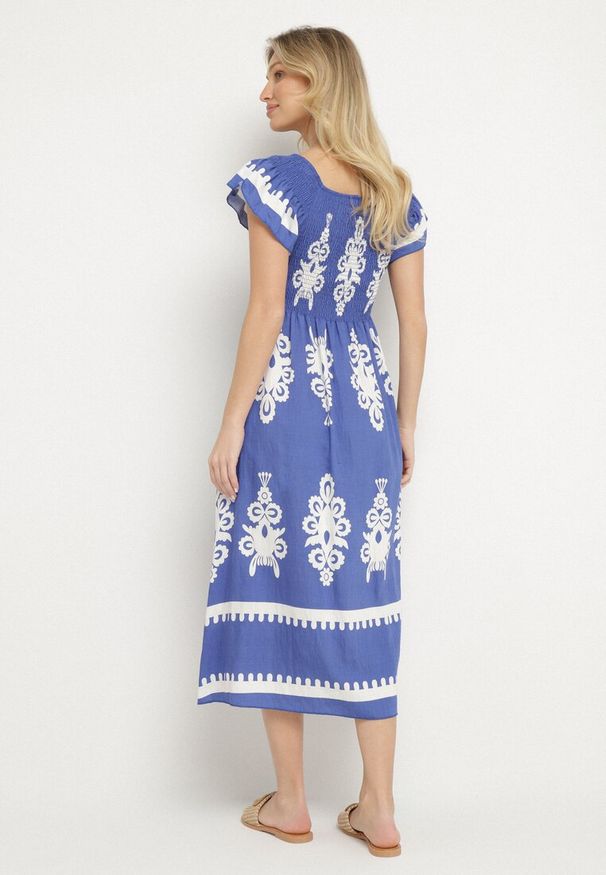 Born2be - Niebieska Wiskozowa Sukienka w Ornamentalne Wzory o Rozkloszowanym Kroju Divessa. Kolor: niebieski. Materiał: wiskoza. Długość rękawa: krótki rękaw. Typ sukienki: proste