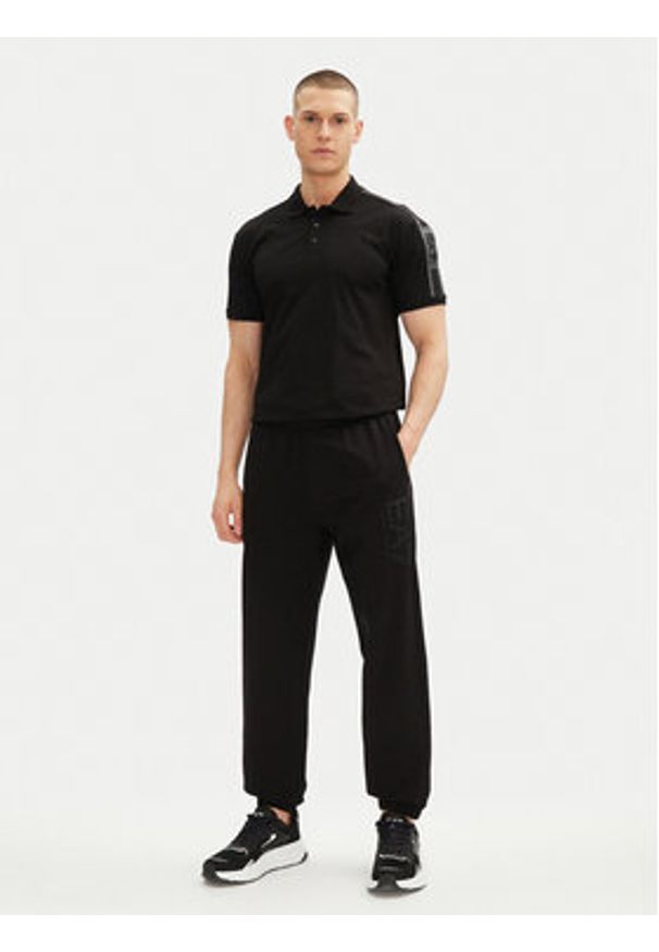 EA7 Emporio Armani Spodnie dresowe 7M000233 AF13512 UC001 Czarny Regular Fit. Kolor: czarny. Materiał: bawełna