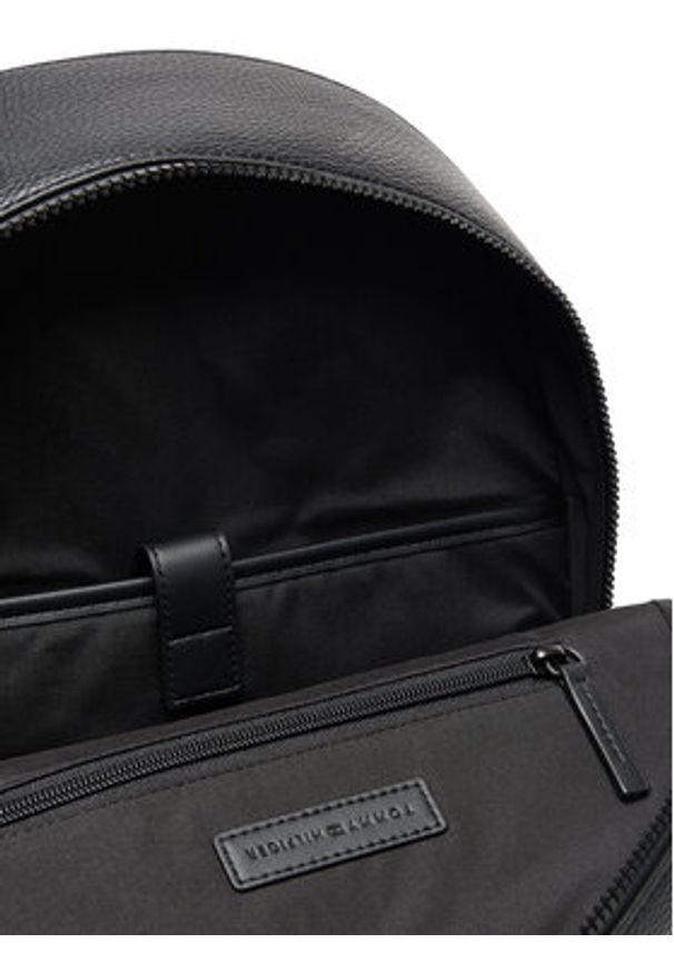 TOMMY HILFIGER - Tommy Hilfiger Plecak Th Monogram Backpack AM0AM13834 Czarny. Kolor: czarny. Materiał: skóra
