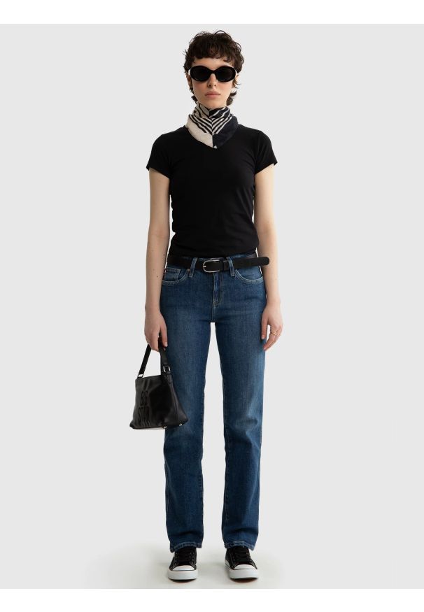 Big-Star - Koszulka damska z krótkim rękawem czarna Classaca 906. Kolor: czarny. Długość rękawa: krótki rękaw. Długość: krótkie. Wzór: gładki