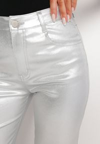 Born2be - Srebrne Szerokie Spodnie Metaliczne z Ekoskóry Namera. Stan: podwyższony. Kolor: srebrny #5