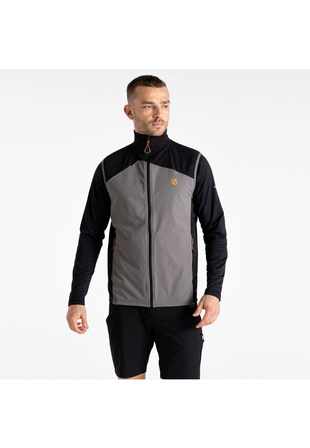 DARE 2B - Kamizelka turystyczna męska Latitudinal. Kolor: czarny. Materiał: poliester, tkanina. Sezon: zima. Sport: narciarstwo