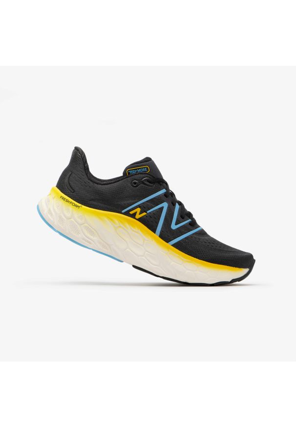 Buty do biegania męskie New Balance Fresh Foam More V4. Kolor: czarny, wielokolorowy, żółty. Materiał: włókno, kauczuk. Szerokość cholewki: normalna. Sport: bieganie