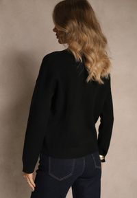 Renee - Czarny Pudełkowy Sweter z Półgolfem o Gładkim Wykończeniu Unala. Kolor: czarny. Materiał: skóra, jeans. Wzór: gładki #4