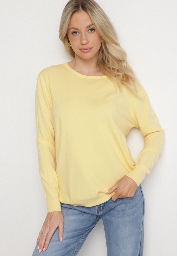 Born2be - Żółty Sweter z Kaszmirem i Ściągaczami Sanaliene. Okazja: na co dzień. Kolor: żółty. Materiał: kaszmir. Styl: elegancki, casual