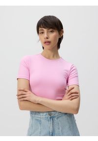 Reserved - Krótki t-shirt - różowy. Kolor: różowy. Materiał: dzianina. Długość: krótkie