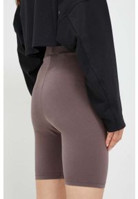 Fila szorty Collias damskie kolor szary gładkie high waist. Stan: podwyższony. Kolor: szary. Materiał: bawełna, skóra, dzianina. Wzór: gładki #2