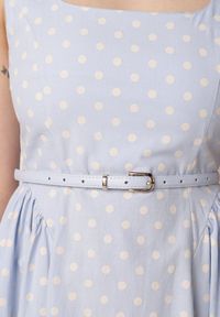 Born2be - Niebieska Bawełniano-Wiskozowa Sukienka Retro w Groszki o Rozkloszowanym Kroju Eviphaia. Okazja: na co dzień. Kolor: niebieski. Materiał: wiskoza, bawełna. Wzór: grochy. Typ sukienki: rozkloszowane. Styl: retro #5