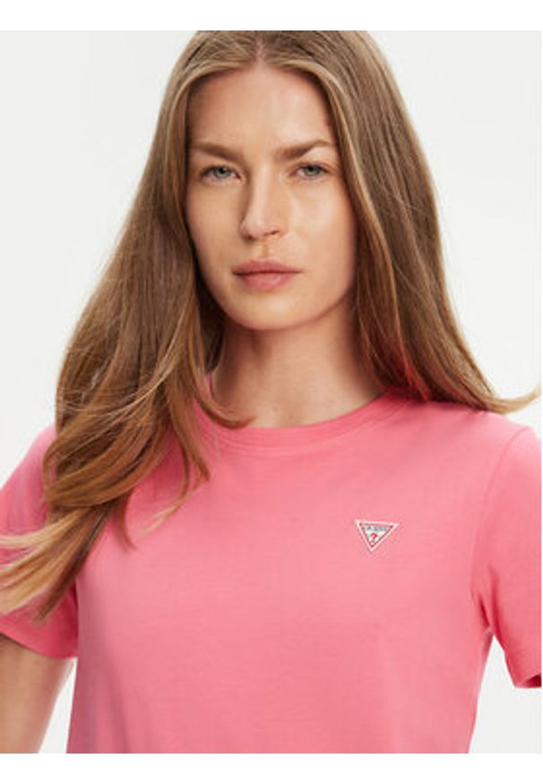 Guess Jeans T-Shirt W4YI10 J1314 Różowy Regular Fit. Kolor: różowy. Materiał: bawełna