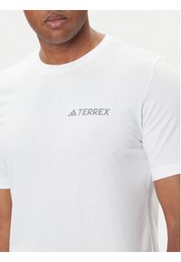 Adidas - adidas T-Shirt Terrex Graphic JW3559 Biały Regular Fit. Kolor: biały. Materiał: bawełna #3