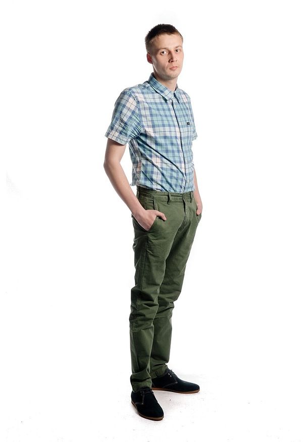 Lee - LEE CHINO SLIM MĘSKIE SPODNIE MATERIAŁOWE GREEN L768CA67. Materiał: materiał
