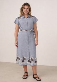 Born2be - Niebieska Rozkloszowana Sukienka Koszulowa z Wiskozy z Haftem i Wiązanym Paskiem Adellis. Okazja: na co dzień. Kolekcja: plus size. Kolor: niebieski. Materiał: wiskoza. Wzór: haft. Sezon: lato. Typ sukienki: koszulowe. Styl: casual, boho #1