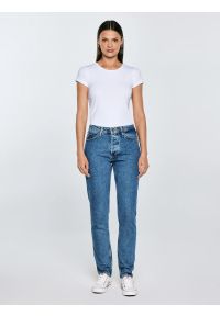 Big-Star - Jeansy damskie z kolekcji Authentic niebieskie Authentic 400. Kolor: niebieski. Wzór: haft, aplikacja. Sezon: lato. Styl: vintage, klasyczny, sportowy, elegancki
