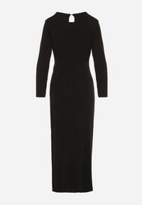 Born2be - Czarna Dopasowana Sukienka z Wiskozą i Metaliczną Ozdobą Tivallea. Kolor: czarny. Materiał: wiskoza. Wzór: aplikacja. Styl: klasyczny #6