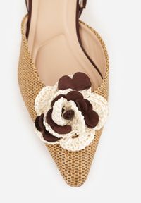 Renee - Brązowe Sandały Slingback na Kaczuszce z Tweedowymi Wstawkami i Kwiatem 3D Zehe. Okazja: na co dzień, na imprezę. Zapięcie: bez zapięcia. Kolor: brązowy. Materiał: jeans, koronka. Wzór: kwiaty. Obcas: na szpilce. Styl: casual, elegancki #8