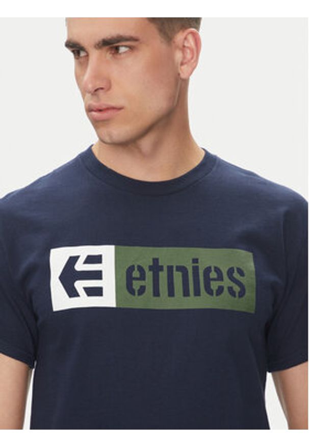Etnies T-Shirt New Box 4130002282 Granatowy Regular Fit. Kolor: niebieski. Materiał: bawełna