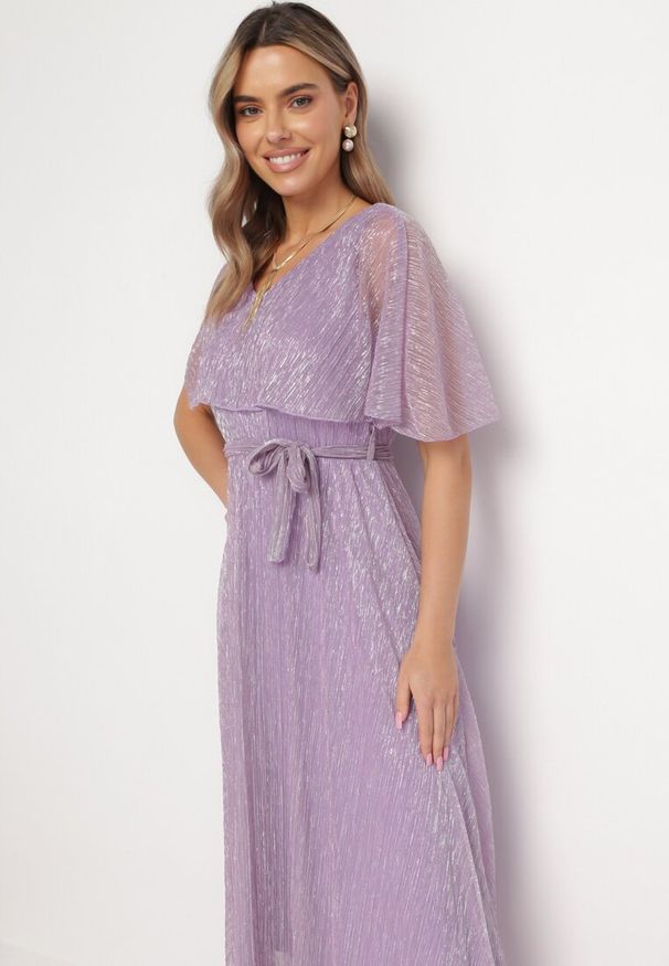 Born2be - Ciemnofioletowa Rozkloszowana Sukienka Maxi z Gumką w Pasie i Metaliczną Nitką Yura. Okazja: na wesele, na imprezę, na randkę, na ślub cywilny. Kolor: fioletowy. Materiał: tkanina, materiał. Długość rękawa: bez rękawów. Długość: maxi