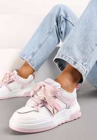 Born2be - Różowe Sneakersy z Szerokim Ozdobnym Sznurowaniem Efenizja. Kolor: różowy #2