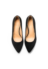 Kazar - Czarne czółenka damskie. Kolor: czarny. Materiał: zamsz. Obcas: na obcasie. Styl: elegancki, klasyczny. Wysokość obcasa: średni #2