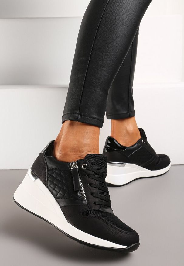 Born2be - Czarne Sneakersy Parthadia. Okazja: na co dzień. Zapięcie: sznurówki. Kolor: czarny. Obcas: na koturnie