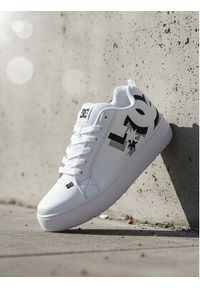DC Shoes Sneakersy CEO-COURT GRAFFIK PLATFORM DC02422101 Biały. Kolor: biały. Materiał: skóra. Obcas: na platformie #7