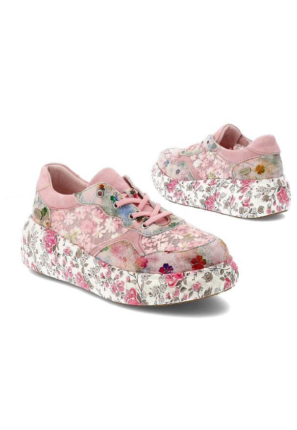 Sneakersy damskie Laura Vita, podwyższona podeszwa z ozdobnym wzorem na bokach oraz miękki kołnierz przy kostce, różowy, 64 SL26803B-64. Okazja: na co dzień. Kolor: różowy. Materiał: jeans, materiał. Szerokość cholewki: normalna. Wzór: aplikacja, kwiaty. Styl: casual