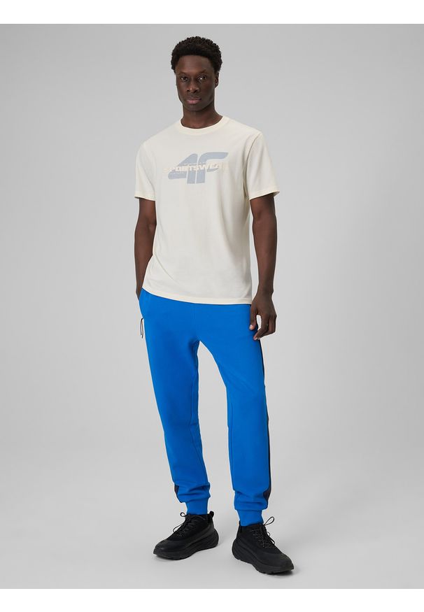 4f - 4F T-shirt regular z nadrukiem męski - beżowy M. Okazja: na co dzień. Kolor: beżowy. Materiał: bawełna, materiał. Wzór: nadruk. Styl: casual