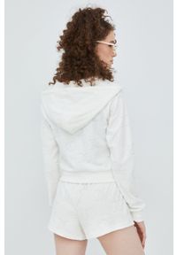 Juicy Couture bluza damska kolor biały z kapturem gładka. Okazja: na co dzień. Typ kołnierza: kaptur. Kolor: biały. Materiał: materiał, dzianina, włókno. Długość rękawa: raglanowy rękaw. Wzór: gładki. Styl: casual #3