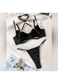 Intica - Komplet bielizny z chokerem na romantyczny wieczór Anahi. Kolor: czarny. Materiał: materiał