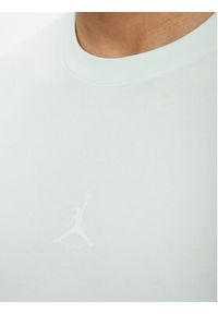 Nike T-Shirt FN5994 394 Zielony Regular Fit. Kolor: zielony. Materiał: bawełna