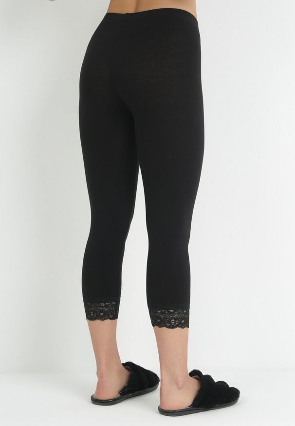 Born2be - Czarne Legginsy z Nogawką 3/4 i Gumką w Pasie Hypasia. Okazja: na co dzień. Kolor: czarny. Materiał: koronka. Wzór: koronka. Styl: casual