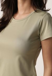Born2be - Jasnozielony Gładki T-shirt o Klasycznym Kroju Lycoris. Okazja: do domu, do pracy, na co dzień. Kolor: zielony. Materiał: jeans. Wzór: gładki. Styl: klasyczny #3